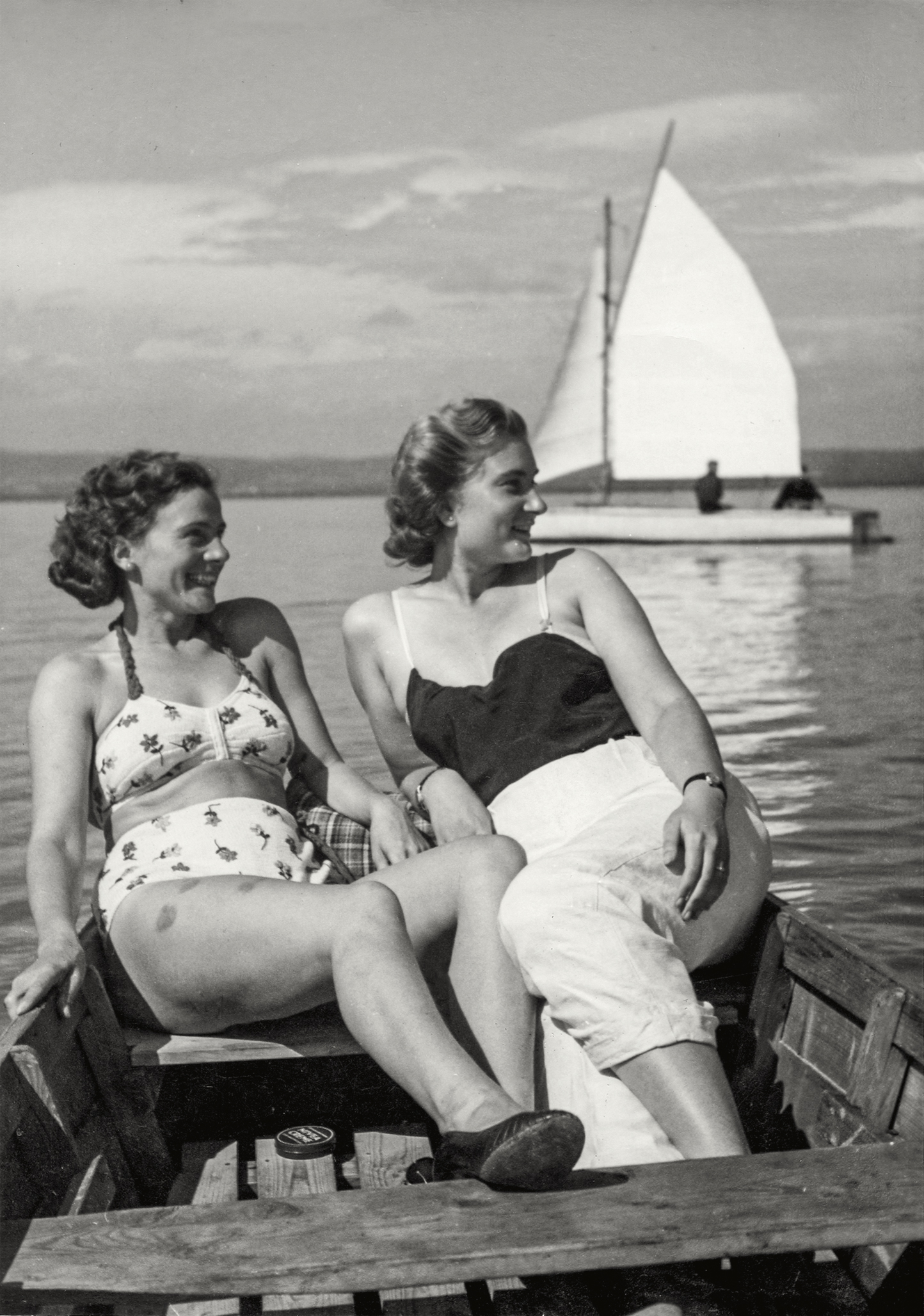 Bootsfahrt am Neusiedler See, 1950er Jahre. Foto: Louis Eschenauer. Quelle: Bgld. Landesarchiv/Fotosammlung.