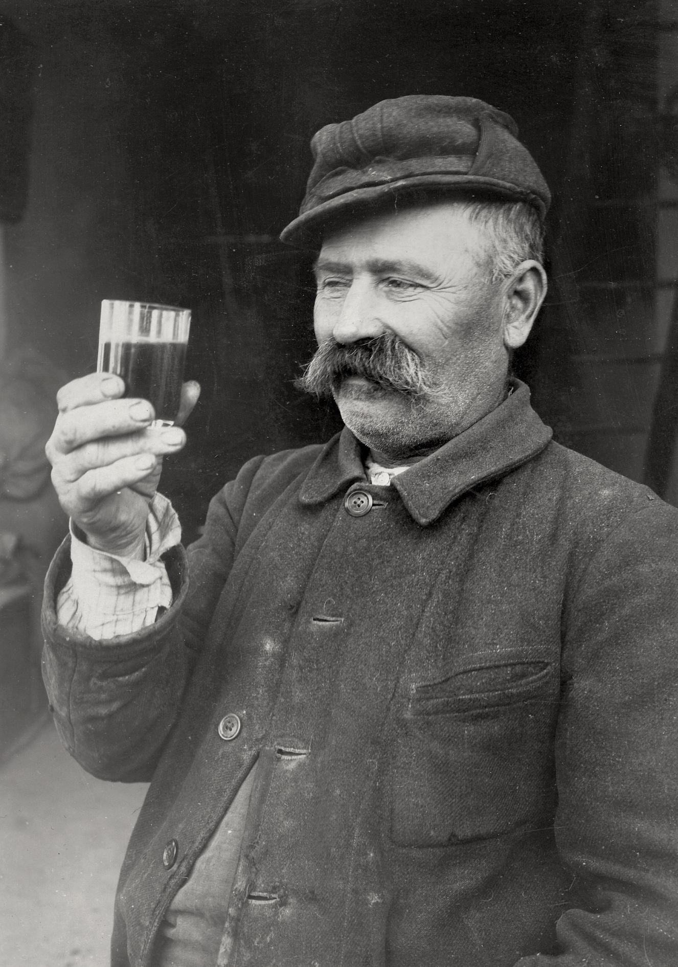 Weinverkostung in Rust, vor 1938. Foto: Franz Swoboda. Quelle: Bgld. Landesarchiv/Fotosammlung. 